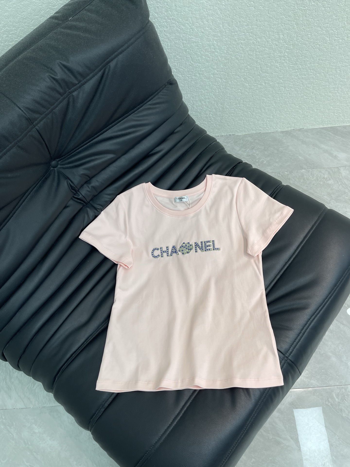 Women's short sleeves